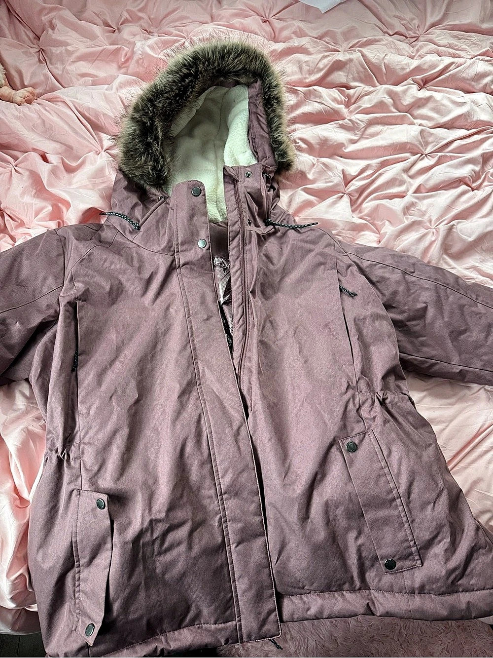 Hooded Puffer Jacket in Purple